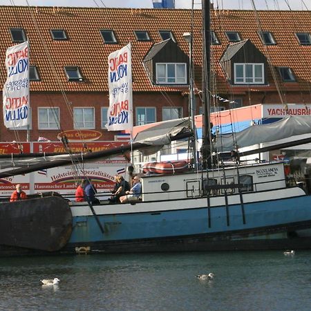 Baltic Koelln Hotel Heiligenhafen Bagian luar foto