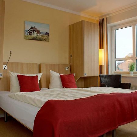 Baltic Koelln Hotel Heiligenhafen Bagian luar foto