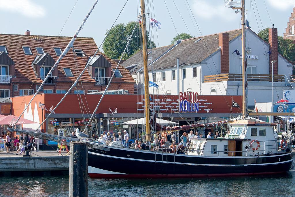 Baltic Koelln Hotel Heiligenhafen Bagian luar foto