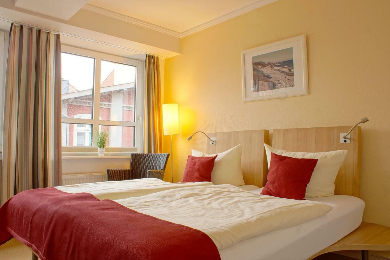 Baltic Koelln Hotel Heiligenhafen Bagian luar foto